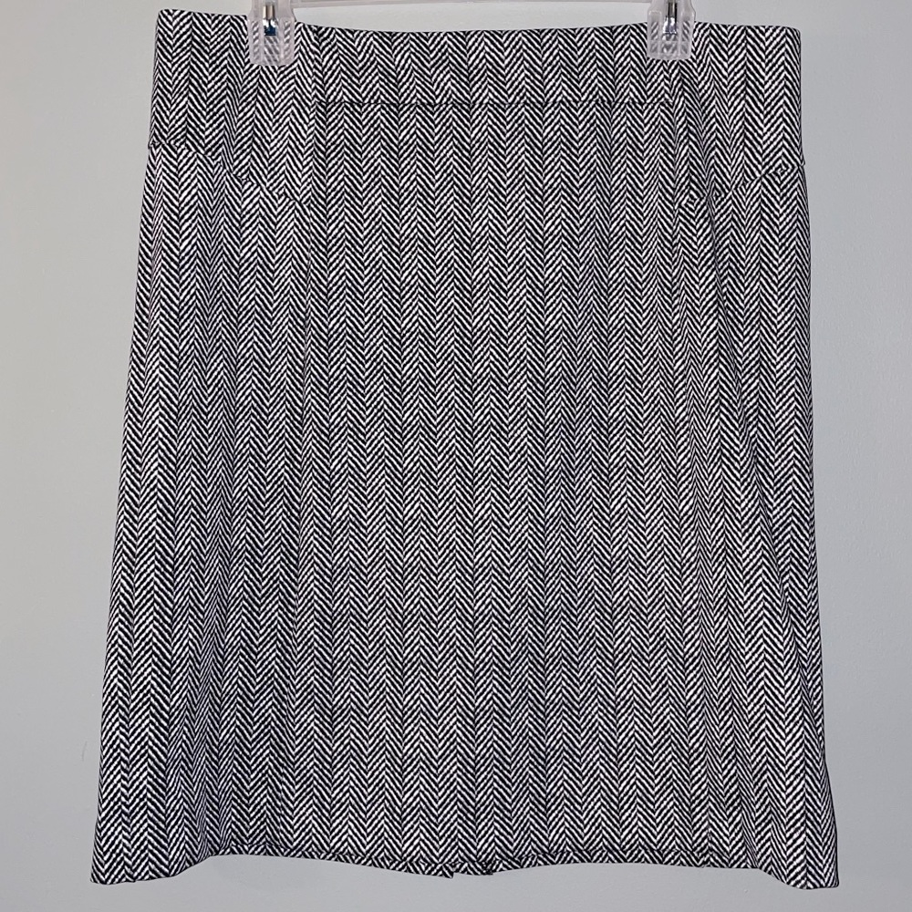Michael Kors Pencil Skirt Size 12 Black & White Zig Zag Pattern